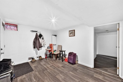 4940 Rundlewood Road Ne, Calgary, AB - Indoor