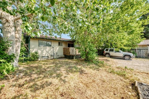 4940 Rundlewood Road Ne, Calgary, AB - Outdoor