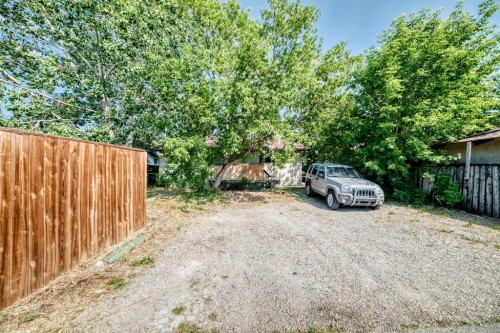 4940 Rundlewood Road Ne, Calgary, AB - Outdoor