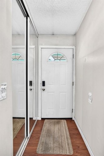 4940 Rundlewood Road Ne, Calgary, AB - Indoor Photo Showing Other Room