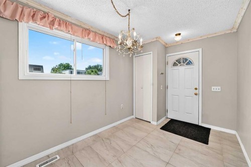 52 Doverdale Mews Se, Calgary, AB 