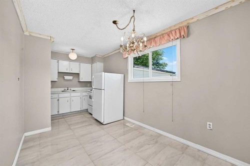 52 Doverdale Mews Se, Calgary, AB 