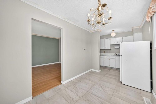 52 Doverdale Mews Se, Calgary, AB 