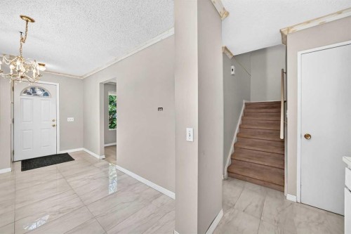 52 Doverdale Mews Se, Calgary, AB 