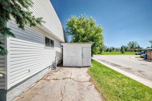 52 Doverdale Mews Se, Calgary, AB 