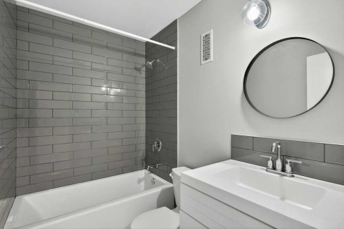 303-2211 19 Street Ne, Calgary, AB - Indoor Photo Showing Bathroom