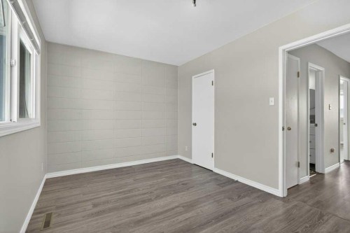 303-2211 19 Street Ne, Calgary, AB - Indoor Photo Showing Other Room