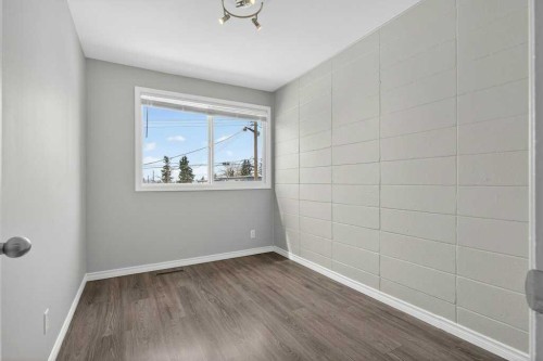 303-2211 19 Street Ne, Calgary, AB - Indoor