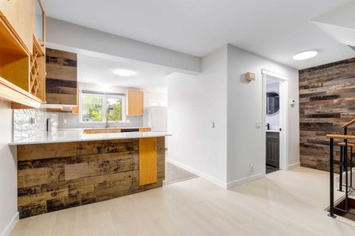 112-1190 Ranchview Road Nw, Calgary, AB - Indoor