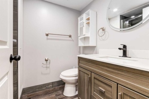 112-1190 Ranchview Road Nw, Calgary, AB - Indoor Photo Showing Bathroom