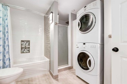 112-1190 Ranchview Road Nw, Calgary, AB - Indoor Photo Showing Laundry Room