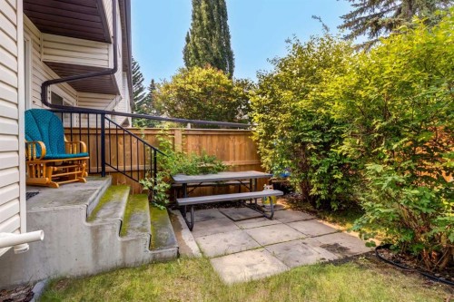 112-1190 Ranchview Road Nw, Calgary, AB - Outdoor