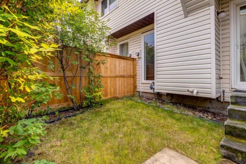 112-1190 Ranchview Road Nw, Calgary, AB - Outdoor