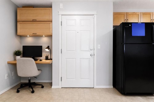 1102-70 Panamount Drive Nw, Calgary, AB - Indoor