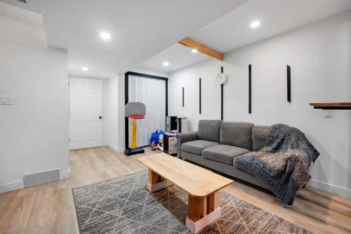 42 Midtown Boulevard Sw, Airdrie, AB - Indoor Photo Showing Other Room