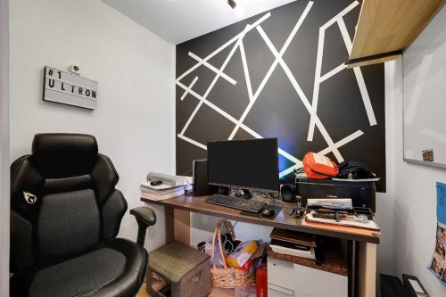 42 Midtown Boulevard Sw, Airdrie, AB - Indoor Photo Showing Office
