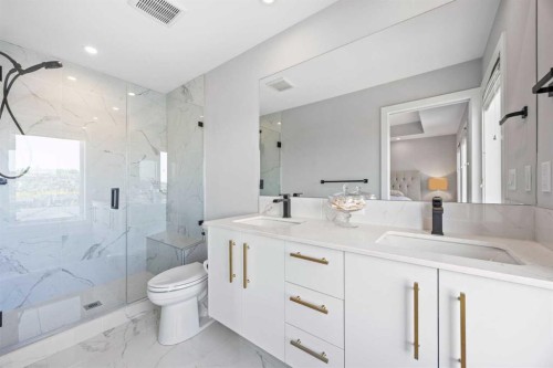 3044 85 Street Sw, Calgary, AB - Indoor Photo Showing Bathroom