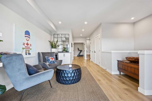 3044 85 Street Sw, Calgary, AB - Indoor