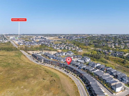 3044 85 Street Sw, Calgary, AB - Outdoor With View