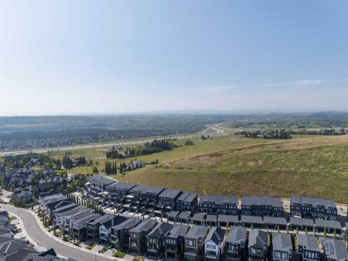3044 85 Street Sw, Calgary, AB - Outdoor With View