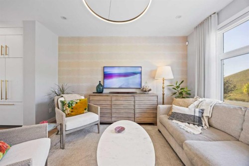 3044 85 Street Sw, Calgary, AB - Indoor Photo Showing Living Room