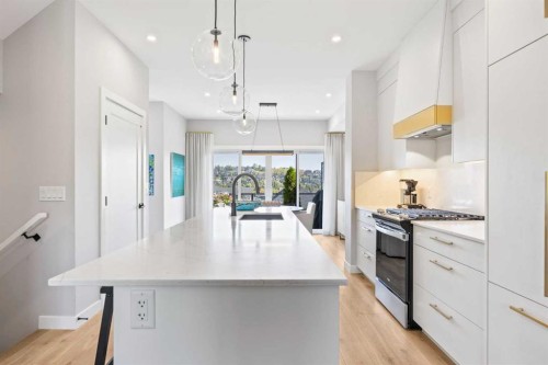 3044 85 Street Sw, Calgary, AB - Indoor Photo Showing Kitchen With Upgraded Kitchen