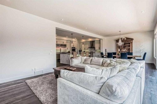 276 Cranbrook Point Se, Calgary, AB - Indoor Photo Showing Living Room