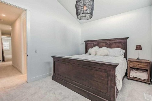 276 Cranbrook Point Se, Calgary, AB - Indoor Photo Showing Bedroom