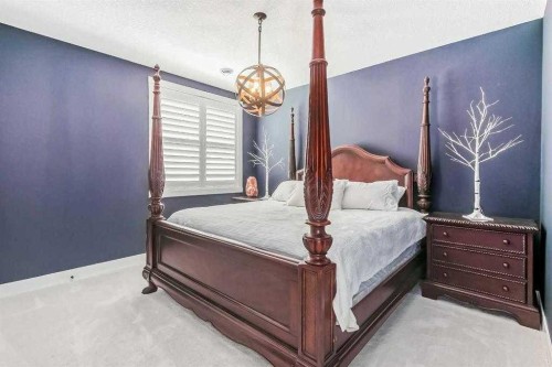 276 Cranbrook Point Se, Calgary, AB - Indoor Photo Showing Bedroom