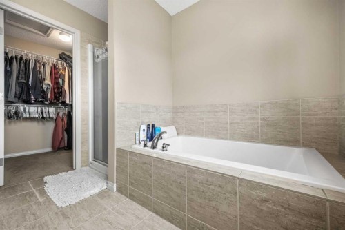 116 Drake Landing Loop, Okotoks, AB - Indoor Photo Showing Bathroom