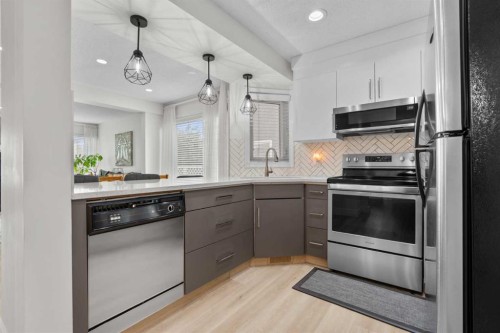 957 Applewood Drive Se, Calgary, AB 
