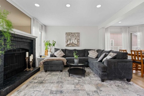 957 Applewood Drive Se, Calgary, AB 
