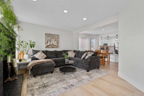 957 Applewood Drive Se, Calgary, AB 