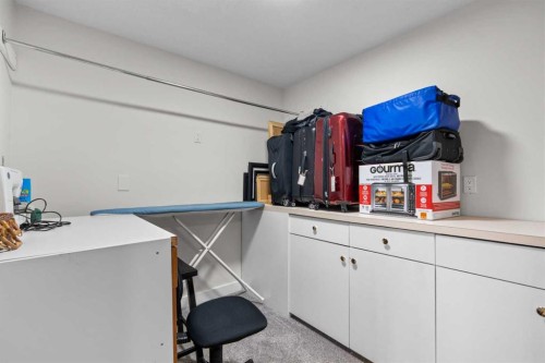 957 Applewood Drive Se, Calgary, AB 