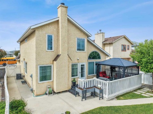 957 Applewood Drive Se, Calgary, AB 