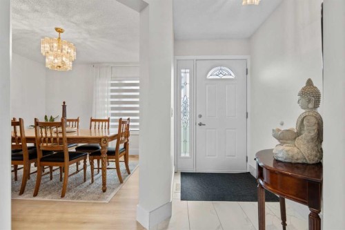 957 Applewood Drive Se, Calgary, AB 