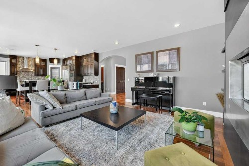 78 Aspen Cliff Close Sw, Calgary, AB - Indoor Photo Showing Living Room