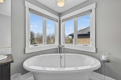 78 Aspen Cliff Close Sw, Calgary, AB - Indoor Photo Showing Bathroom