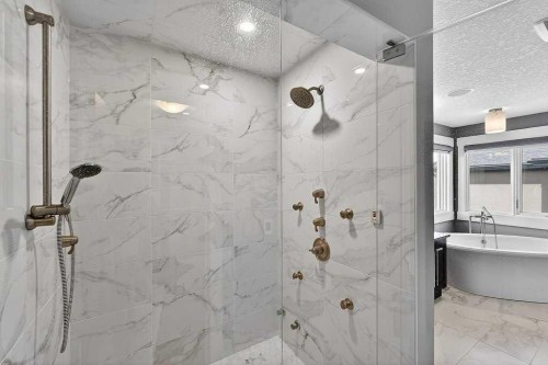 78 Aspen Cliff Close Sw, Calgary, AB - Indoor Photo Showing Bathroom