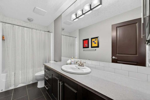 78 Aspen Cliff Close Sw, Calgary, AB - Indoor Photo Showing Bathroom