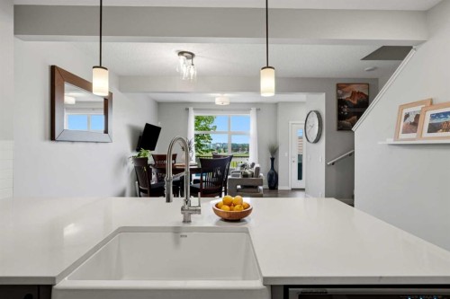 34 Walden Lane Se, Calgary, AB 