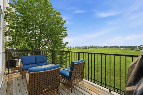 34 Walden Lane Se, Calgary, AB 