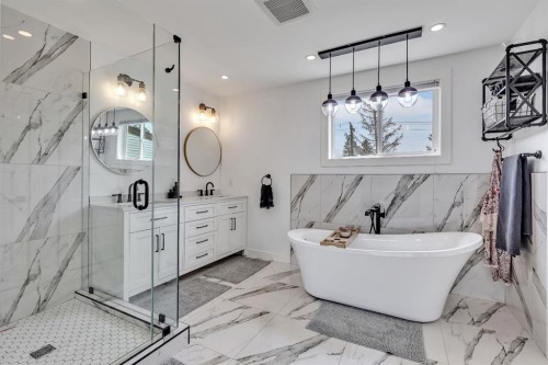 2033 21 Avenue Sw, Calgary, AB - Indoor Photo Showing Bathroom