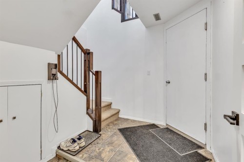 2033 21 Avenue Sw, Calgary, AB - Indoor Photo Showing Other Room