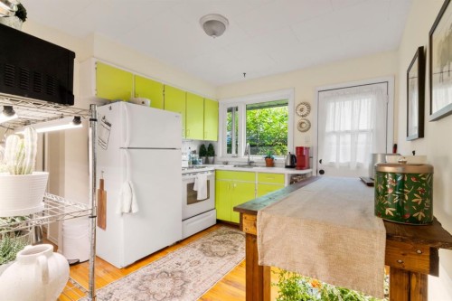 2702 17 Street Se, Calgary, AB 