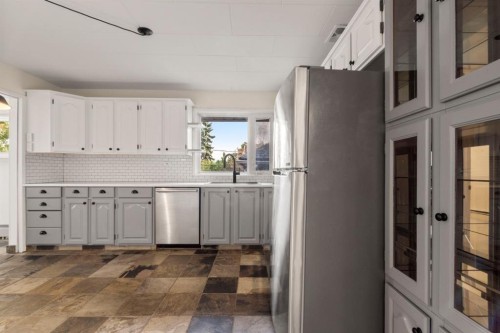 2702 17 Street Se, Calgary, AB 