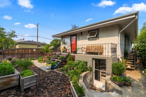 2702 17 Street Se, Calgary, AB 