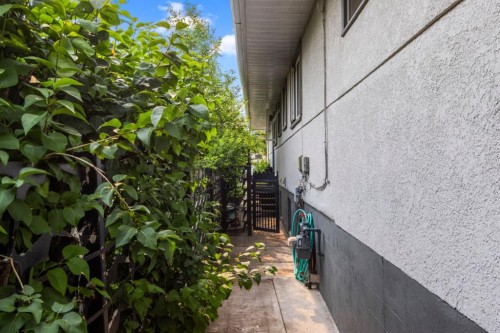 2702 17 Street Se, Calgary, AB 