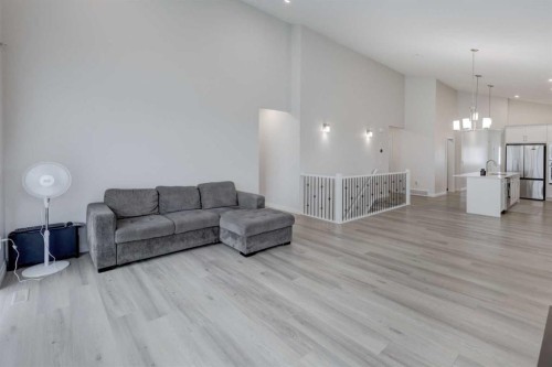 351 Baywater Common Sw, Airdrie, AB - Indoor Photo Showing Living Room