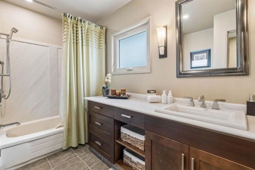 48 Flavelle Road Se, Calgary, AB 